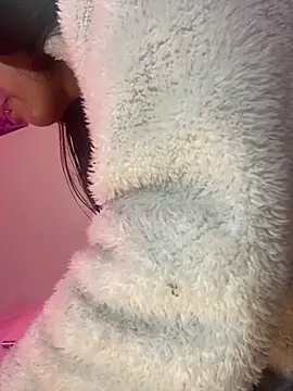 Snapshot of lauuraww chatting on 09-29-25, 07:02 lauuraww online show from 09-29-25, 07:02