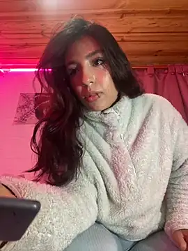 Snapshot of lauuraww chatting on 09-30-25, 02:11 lauuraww online show from 09-30-25, 02:11