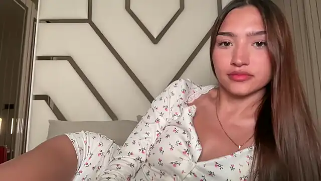 Snapshot of MilenaMilven chatting on 10-23-25, 05:55 MilenaMilven online show from 10-23-25, 05:55