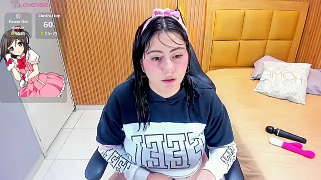 LOLAMAXI online show from 02-06-26, 03:44