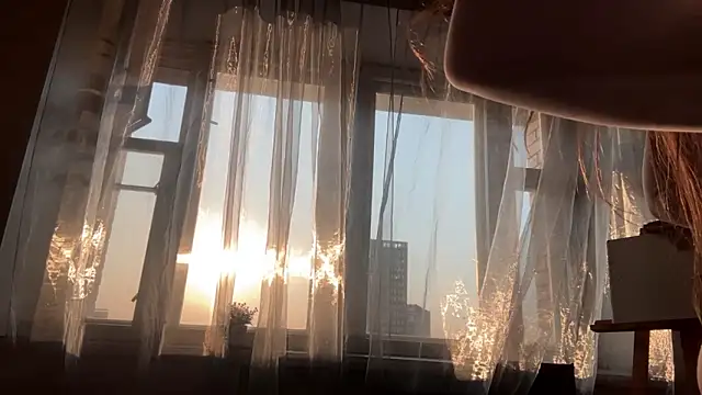 eva varnerr online show from 03-11-26, 05:13