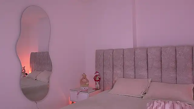 Snapshot of sam_lewins chatting on 12-21-25, 07:21 sam lewins online show from 12-21-25, 07:21