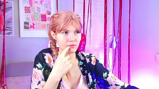 NellieLoyns online show from 02-19-25, 04:11