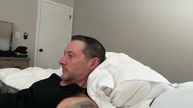 Snapshot of moon-boy chatting on 02-12-25, 09:01 moon-boy online show from 02-12-25, 09:01