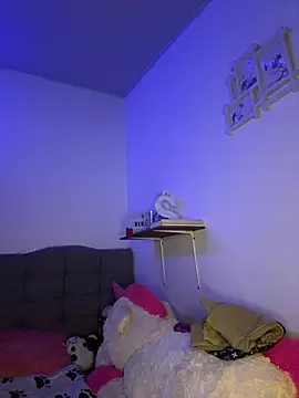 Snapshot of BlueStoneX chatting on 01-25-25, 05:18 BlueStoneX online show from 01-25-25, 05:18