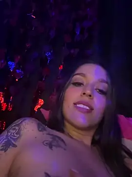 Snapshot of BlueStoneX chatting on 02-25-25, 07:52 BlueStoneX online show from 02-25-25, 07:52