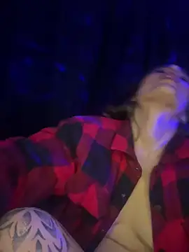 Snapshot of BlueStoneX chatting on 03-07-25, 08:34 BlueStoneX online show from 03-07-25, 08:34