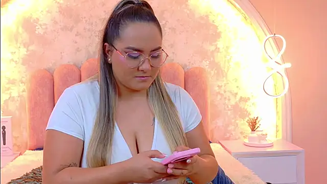 MiaLaurents online show from 02-10-26, 12:26