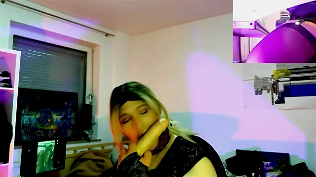 Snapshot of DYasmin69 chatting on 02-15-25, 07:27 DYasmin69 online show from 02-15-25, 07:27