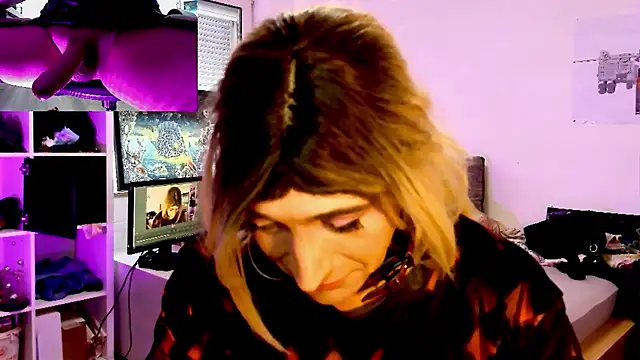 Snapshot of DYasmin69 chatting on 02-15-25, 01:38 DYasmin69 online show from 02-15-25, 01:38