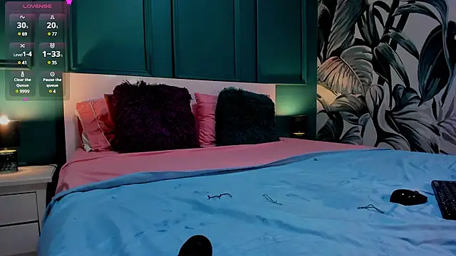 LucyLovelyy online show from 01-29-25, 06:43