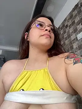 Snapshot of Sophia_cyrus11 chatting on 02-01-25, 05:47 Sophia cyrus11 online show from 02-01-25, 05:47