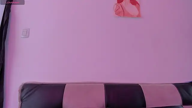 Snapshot of Sophia_cyrus11 chatting on 11-29-25, 07:06 Sophia cyrus11 online show from 11-29-25, 07:06