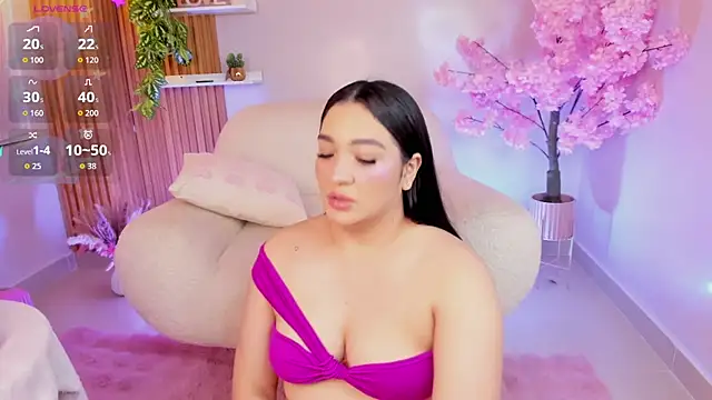 stefany duque1  online show from 09-19-25, 04:03