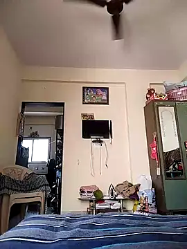 hot punekar online show from 02-13-25, 06:09