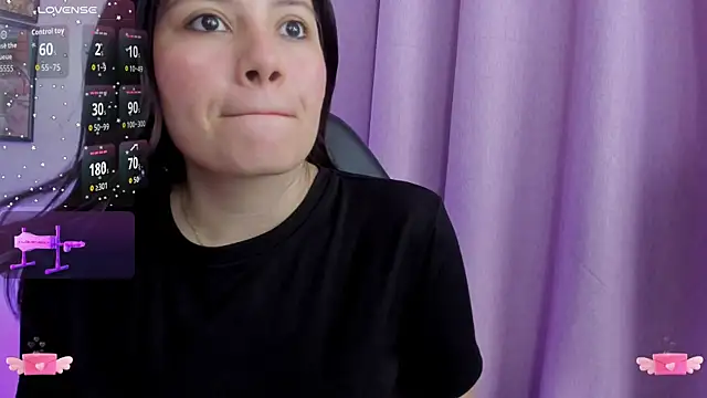 Snapshot of Carolina_Burninng chatting on 09-22-25, 10:34 Carolina Burninng online show from 09-22-25, 10:34