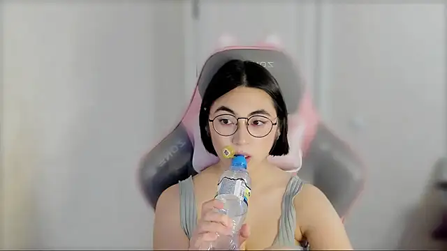  hannah baker online show from 02-25-25, 12:34