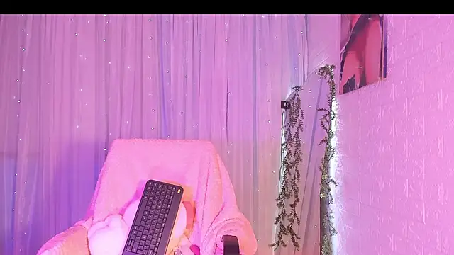 Snapshot of NattSumi chatting on 01-03-25, 11:44 NattSumi online show from 01-03-25, 11:44