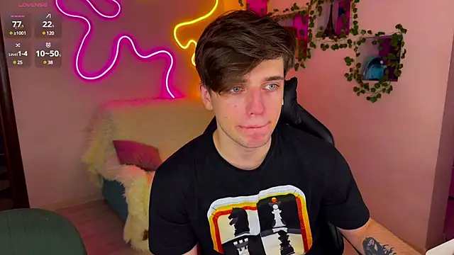 RobertAndLinela online show from 02-16-25, 08:33