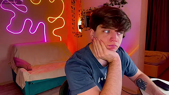 RobertAndLinela online show from 09-14-25, 03:33