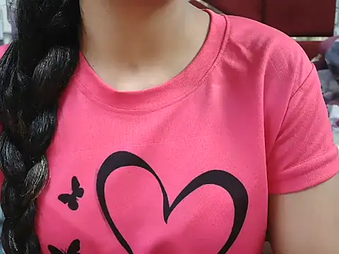 Snapshot of Somiya87 chatting on 11-25-25, 02:28 Somiya87 online show from 11-25-25, 02:28