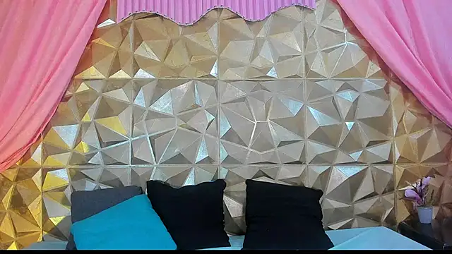 Snapshot of Lana_Parker_01 chatting on 12-27-24, 11:10 Lana Parker 01 online show from 12-27-24, 11:10