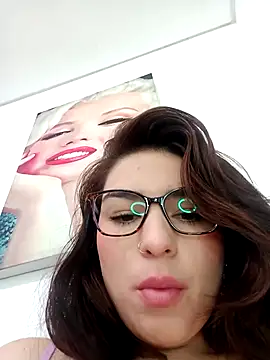 Snapshot of VictoriaMolina chatting on 11-09-25, 03:21 VictoriaMolina online show from 11-09-25, 03:21