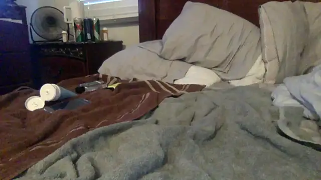 Snapshot of bubblebut420 chatting on 12-24-24, 02:32 bubblebut420 online show from 12-24-24, 02:32