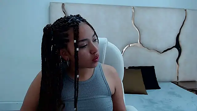 IsabellRodriguez18 online show from 01-29-25, 10:48