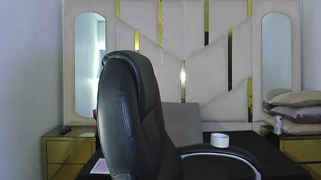 IsabellRodriguez18 online show from 02-01-26, 03:38