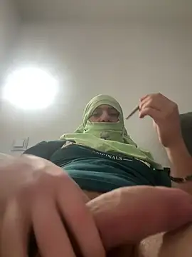 Snapshot of enviedetoinow chatting on 12-27-24, 01:32 enviedetoinow online show from 12-27-24, 01:32