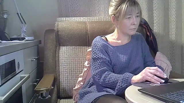 EllaJohnsonX online show from 01-18-26, 04:33