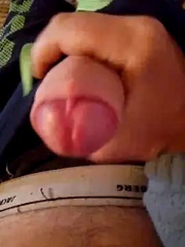 Snapshot of MaxiFabry chatting on 11-08-25, 08:29 MaxiFabry online show from 11-08-25, 08:29