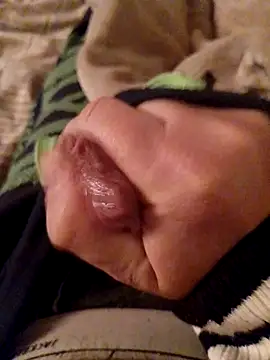 Snapshot of MaxiFabry chatting on 11-15-25, 08:27 MaxiFabry online show from 11-15-25, 08:27