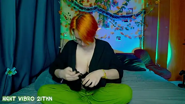 TrickyKitsune online show from 12-04-25, 01:31