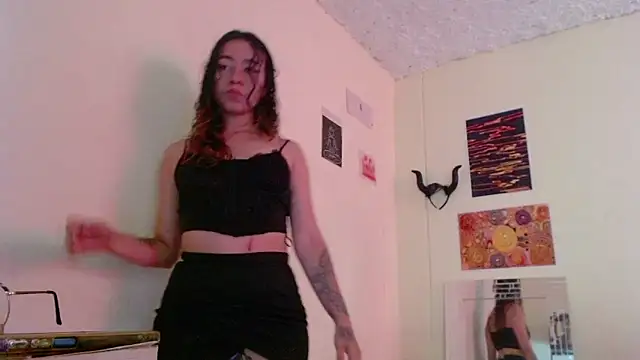 Snapshot of Maam_Ine chatting on 10-06-25, 07:11 Maam Ine online show from 10-06-25, 07:11