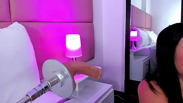 Snapshot of SammyMorales chatting on 11-19-25, 12:38 SammyMorales online show from 11-19-25, 12:38