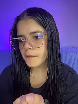 Snapshot of pretty_angela1 chatting on 07-15-26, 06:07 pretty angela1 online show from 07-15-26, 06:07