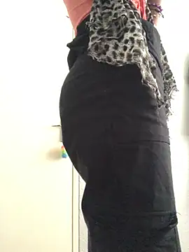 Snapshot of xxSexyTalia28 chatting on 01-09-25, 11:47 xxSexyTalia28 online show from 01-09-25, 11:47