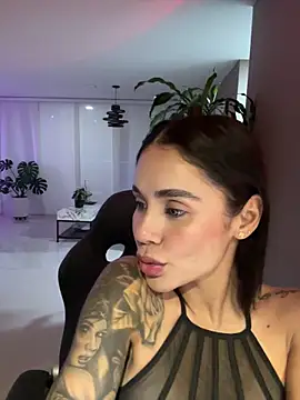 Snapshot of Karol_Towers chatting on 01-08-25, 11:30 Karol Towers online show from 01-08-25, 11:30