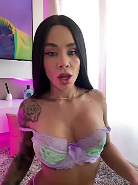 Snapshot of Karol_Towers chatting on 01-14-25, 09:51 Karol Towers online show from 01-14-25, 09:51