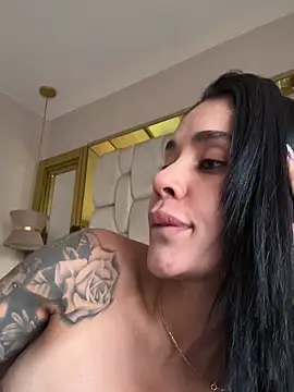 Snapshot of Karol_Towers chatting on 01-15-25, 09:51 Karol Towers online show from 01-15-25, 09:51