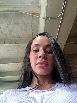 Snapshot of Karol_Towers chatting on 02-06-25, 05:09 Karol Towers online show from 02-06-25, 05:09