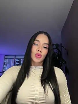 Snapshot of Karol_Towers chatting on 03-14-25, 11:22 Karol Towers online show from 03-14-25, 11:22