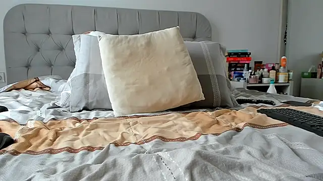 1royalpussy online show from 05-22-26, 12:00