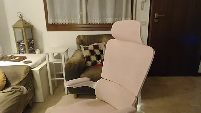 Snapshot of LasolitaAuri chatting on 03-03-25, 08:21 LasolitaAuri online show from 03-03-25, 08:21