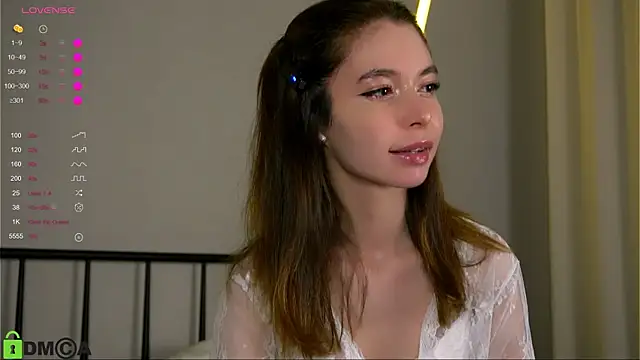 Snapshot of LittleOriana chatting on 09-28-25, 02:50 LittleOriana online show from 09-28-25, 02:50