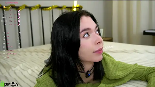 Snapshot of LittleOriana chatting on 11-22-25, 02:10 LittleOriana online show from 11-22-25, 02:10