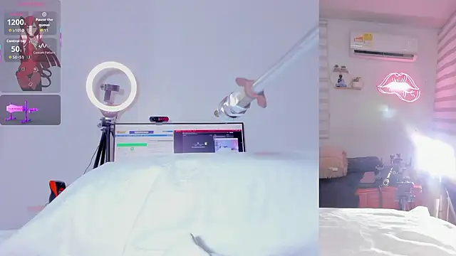 Maria Jones  online show from 01-18-26, 01:31