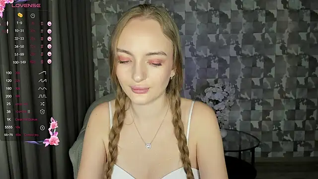 Snapshot of A_delina chatting on 02-04-25, 03:04 A delina online show from 02-04-25, 03:04